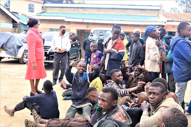 30_children_rescued_002